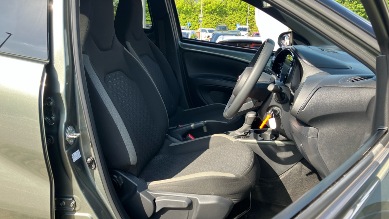 Toyota Aygo X 1.0 VVT-i Edge 5dr Auto Petrol Hatchback